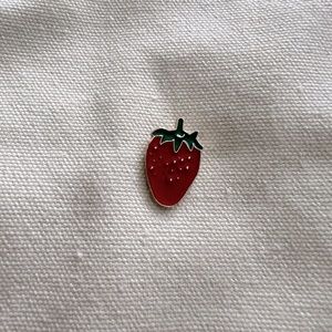🍓🍓Strawberry pin 🍓🍓